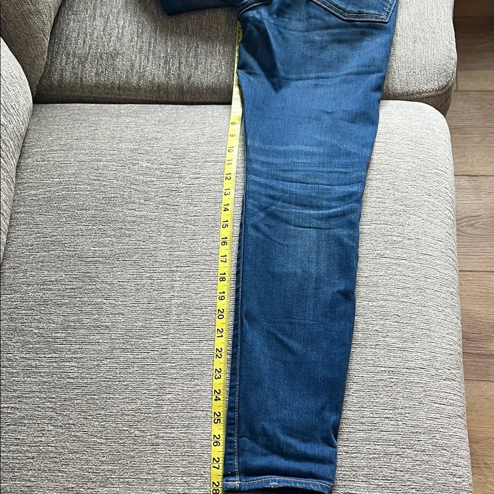 American Eagle Outfitters Classic Blue Jeans - Picture 6 of 6